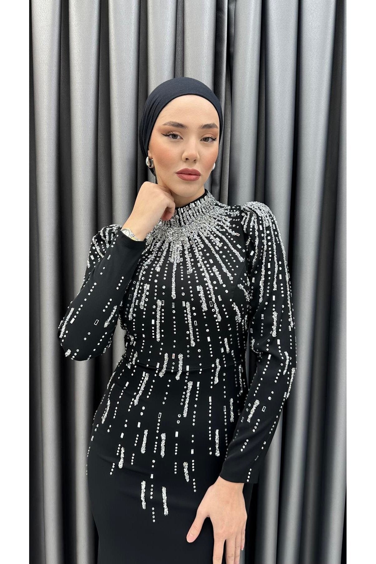 Taş İşlemeli Balık Abiye