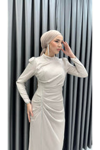 Dikine Şeritli Bel Drapeli Kuyruklu Saten Abiye