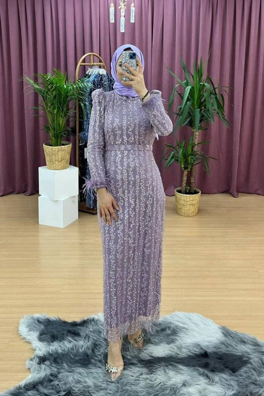 KOLLARI TÜYLÜ PAYETLİ KALEM ABİYE