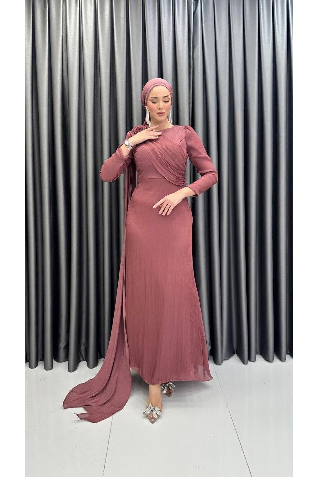 Omuz güllü Pelerinli Tül Abiye