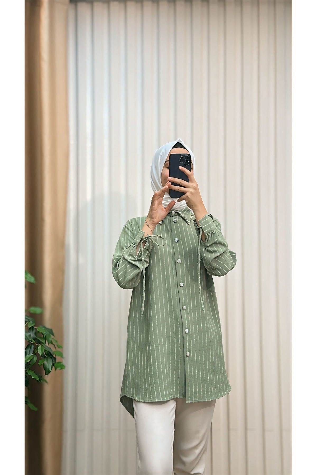 Kol Ucu Bağcıklı Yaka Taşlı Arkası Uzun Çizgili Tunik