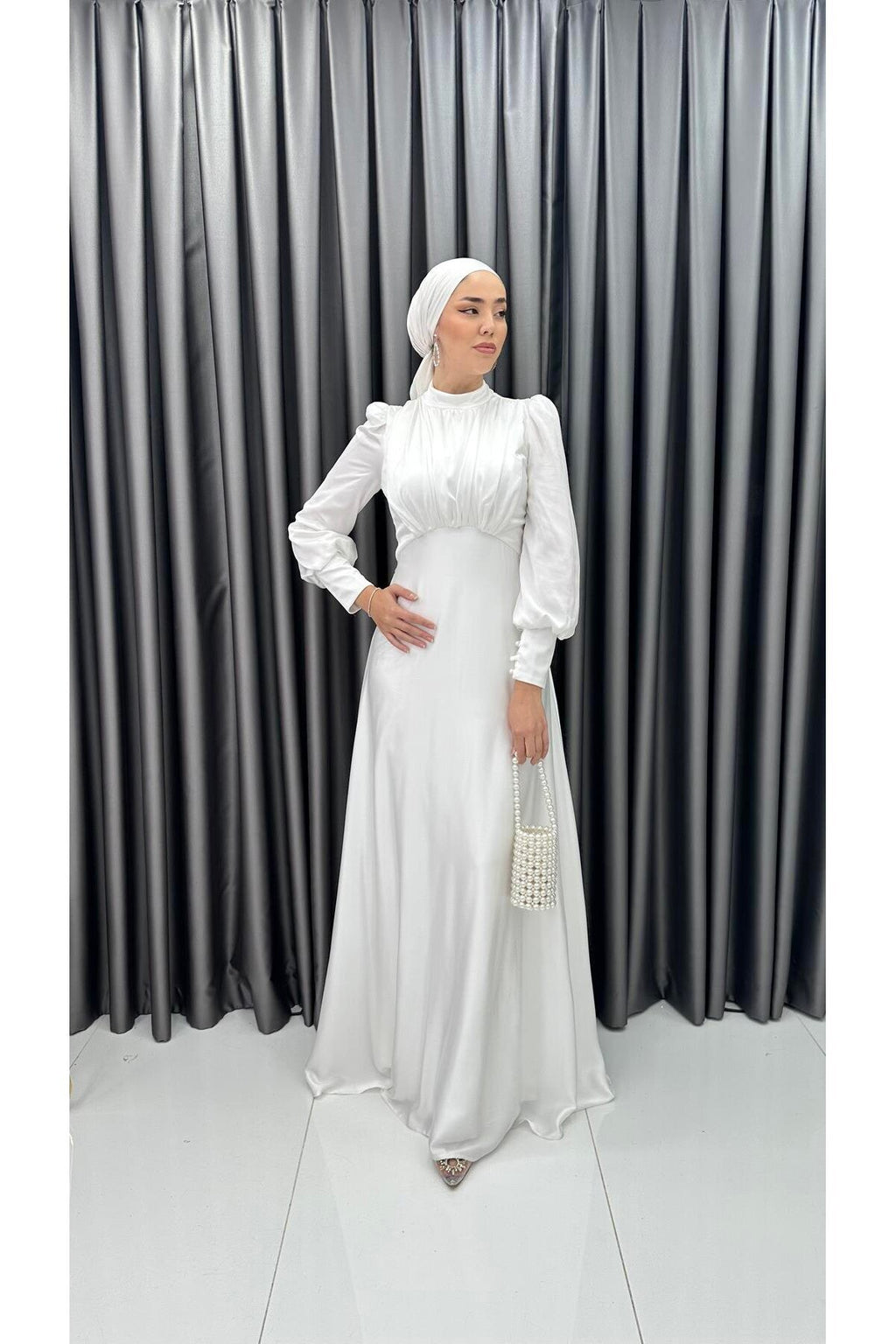 Kuyruklu Göğüs Drapeli Uzun Kol İncili Saten Abiye