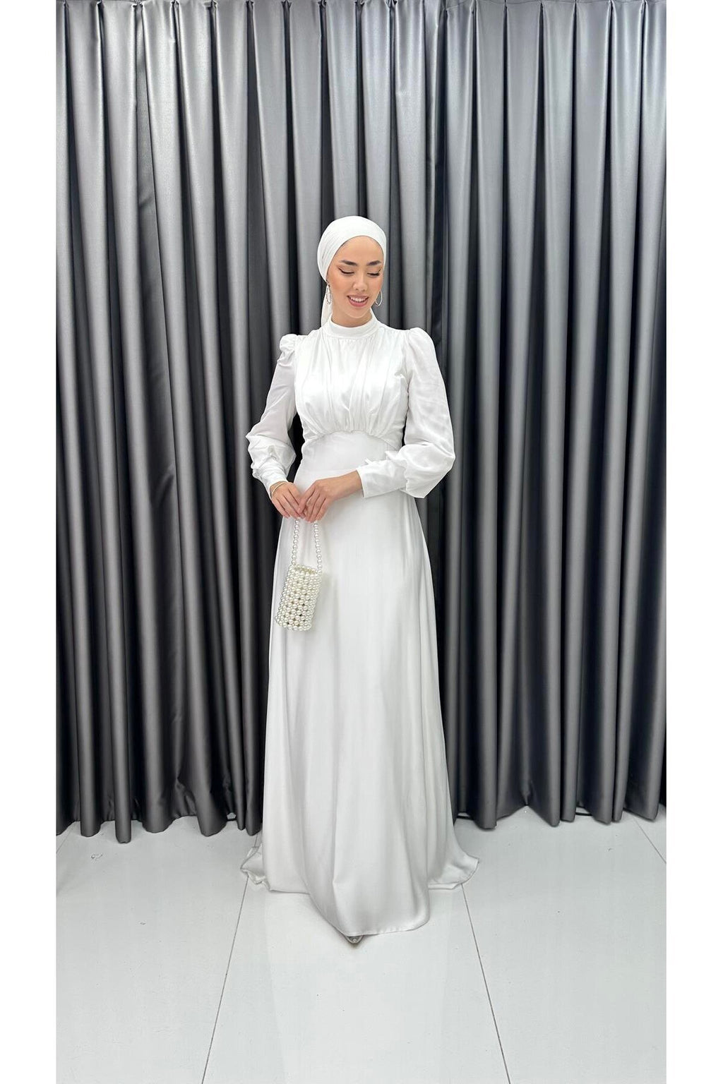 Kuyruklu Göğüs Drapeli Uzun Kol İncili Saten Abiye