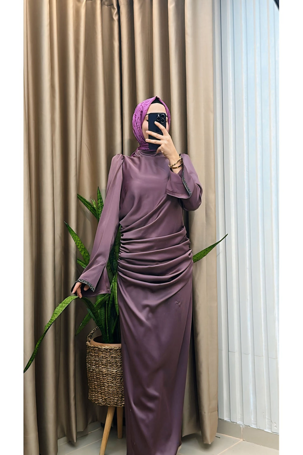 Kol Ucu Taşlı Ve Yırtmaçlı Bel Büzgü Saten Abiye