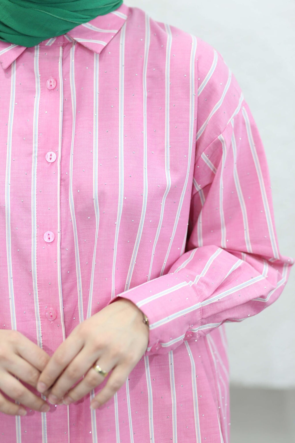 Taşlı Çizgili Gömlek