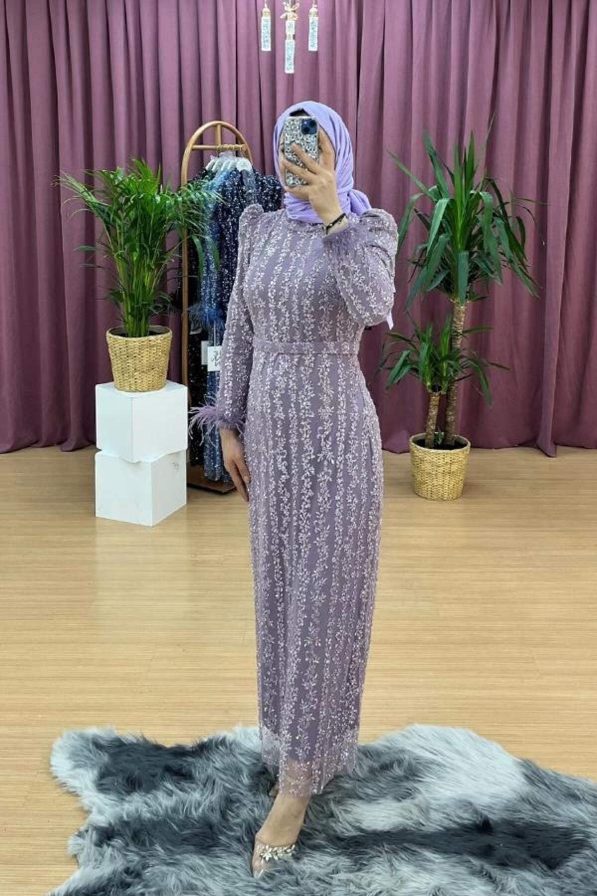 KOLLARI TÜYLÜ PAYETLİ KALEM ABİYE