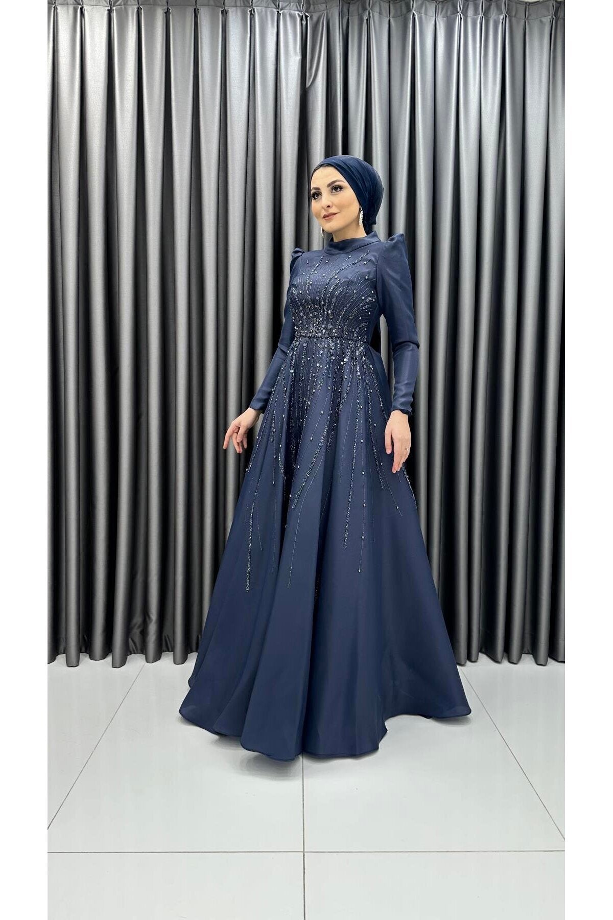 İnci Ve Boncuk Detaylı Etek Geniş Pileli Tarlatanlı Tafta Abiye