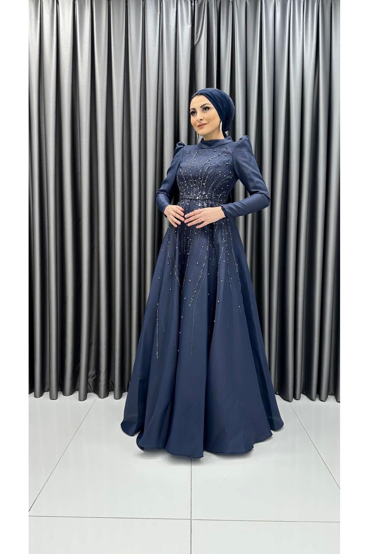 İnci Ve Boncuk Detaylı Etek Geniş Pileli Tarlatanlı Tafta Abiye