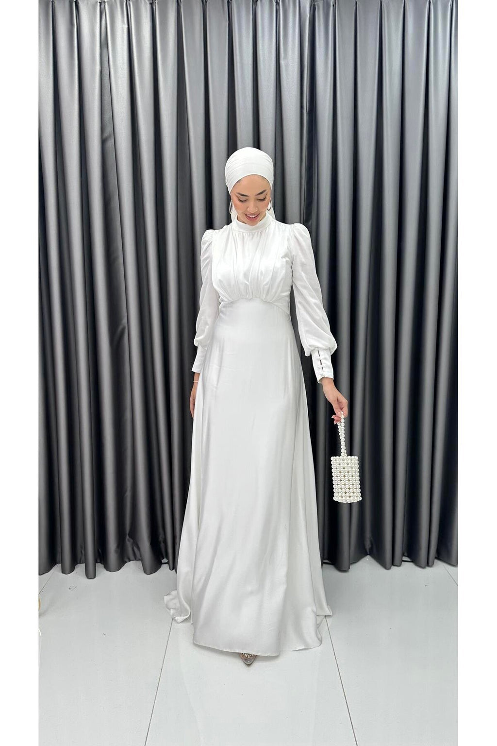 Kuyruklu Göğüs Drapeli Uzun Kol İncili Saten Abiye