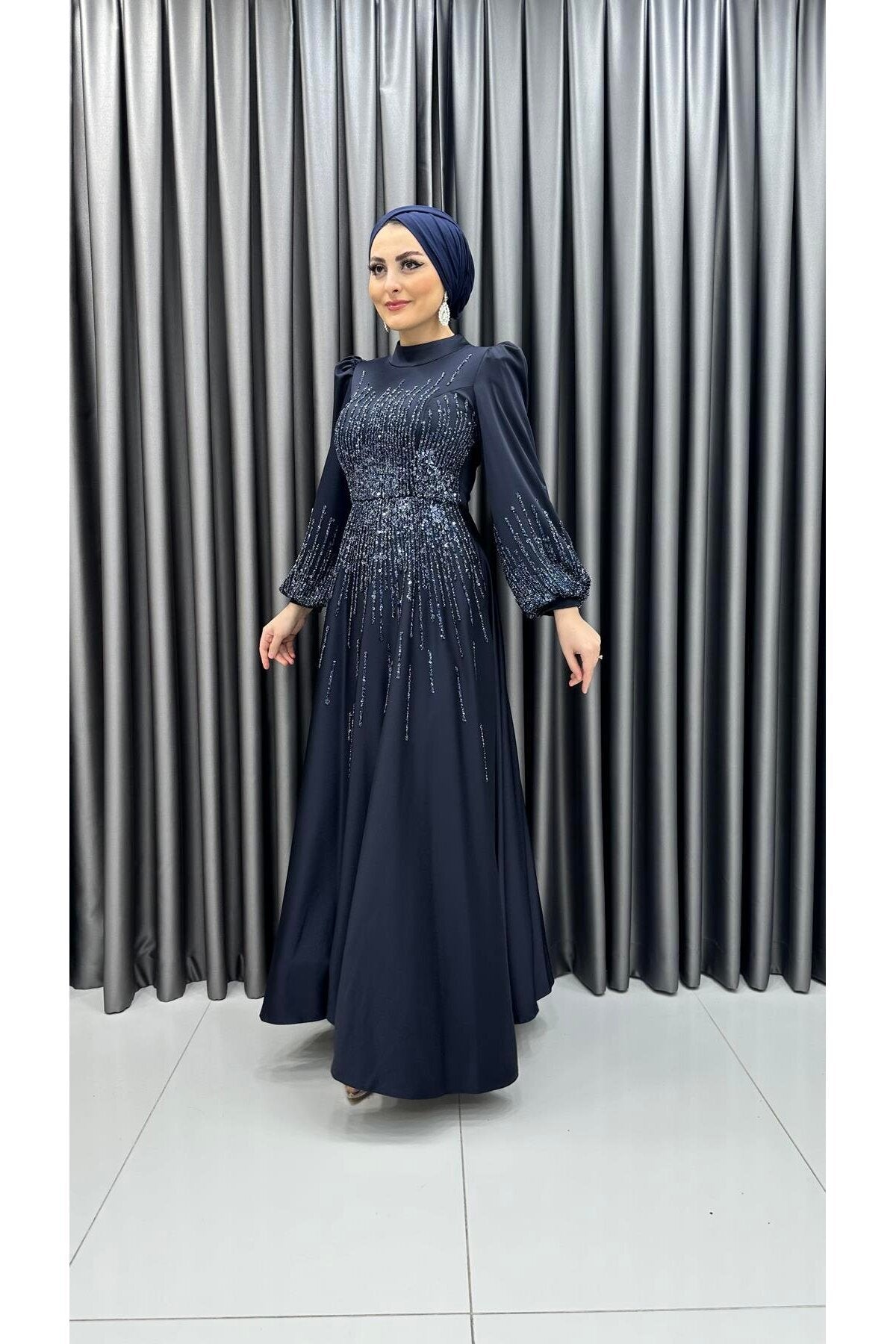 Cepli Boncuk İşlemeli Balon Kol İşlemeli Saten Tesettür Abiye