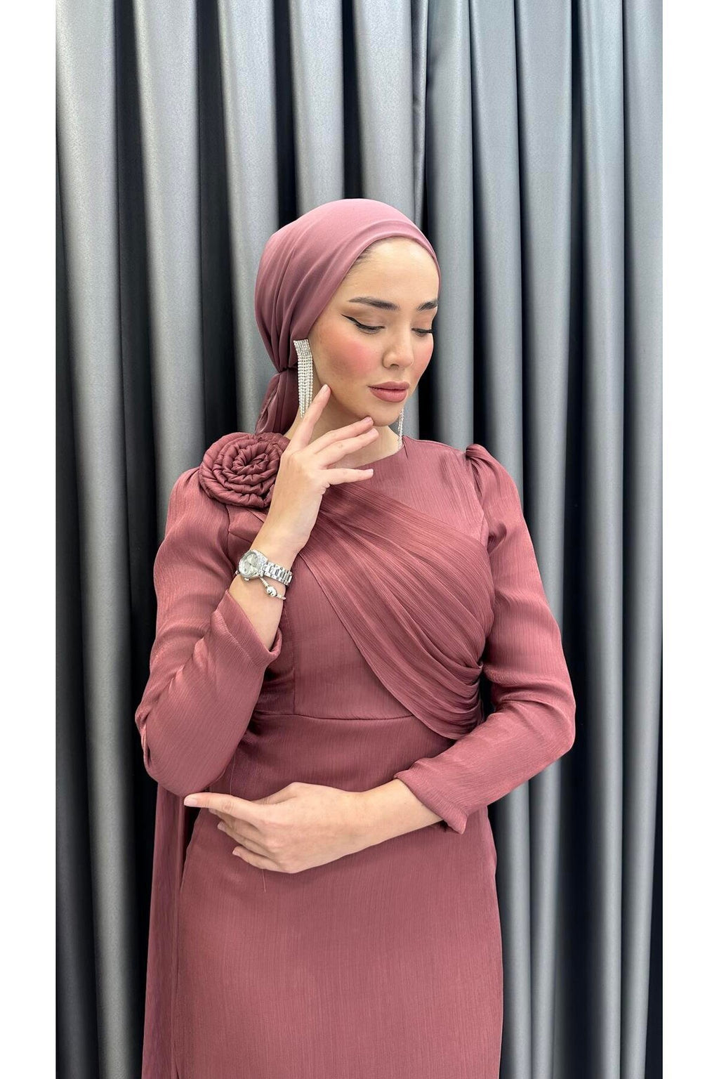 Omuz güllü Pelerinli Tül Abiye