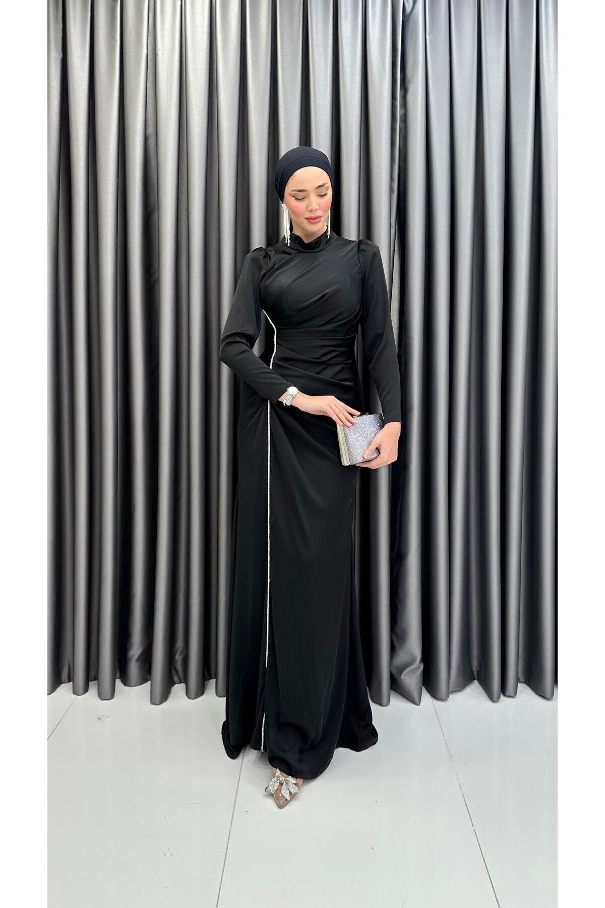 Dikine Şeritli Bel Drapeli Kuyruklu Saten Abiye