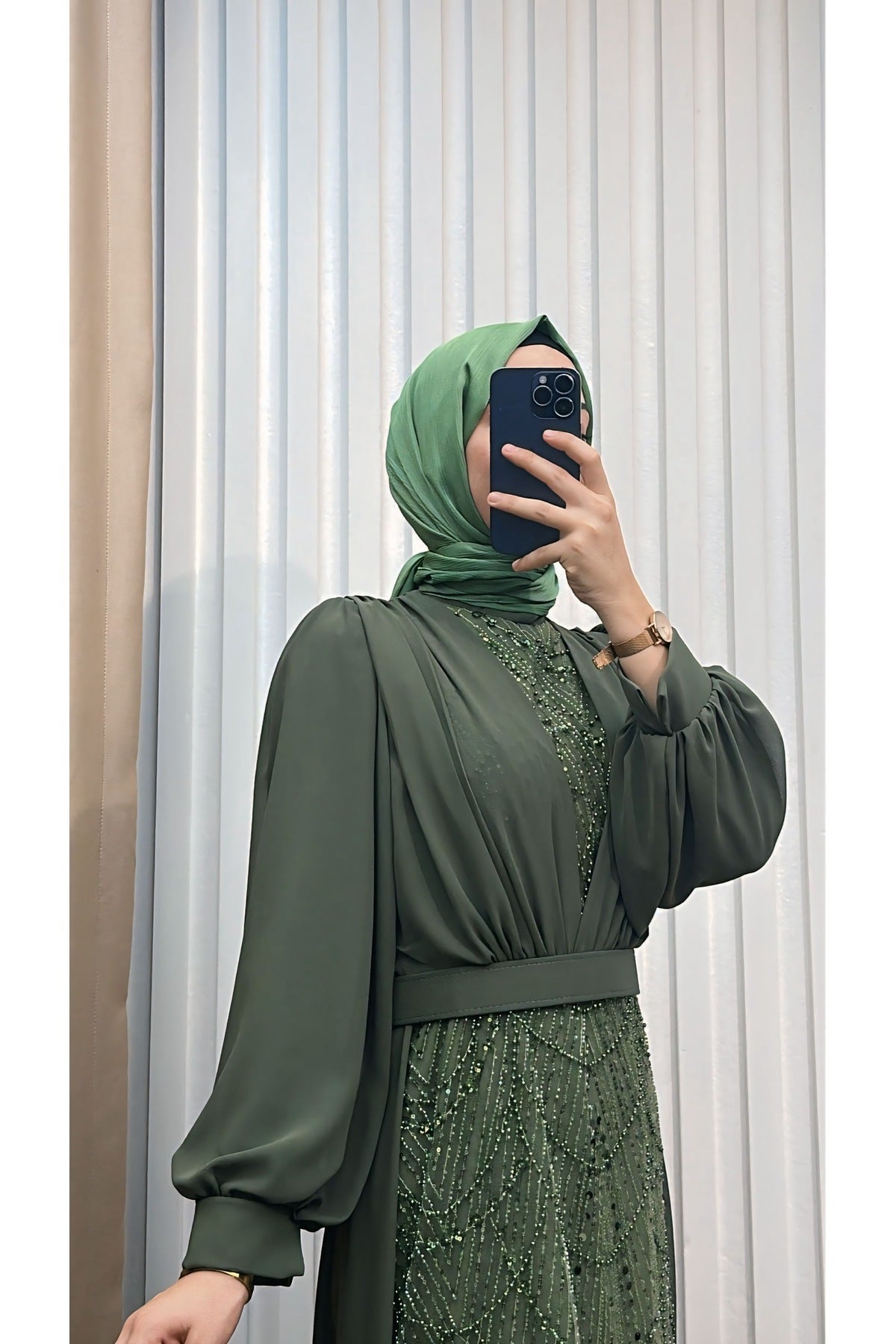 Boncuk İşlemeli Pelerinli Abiye