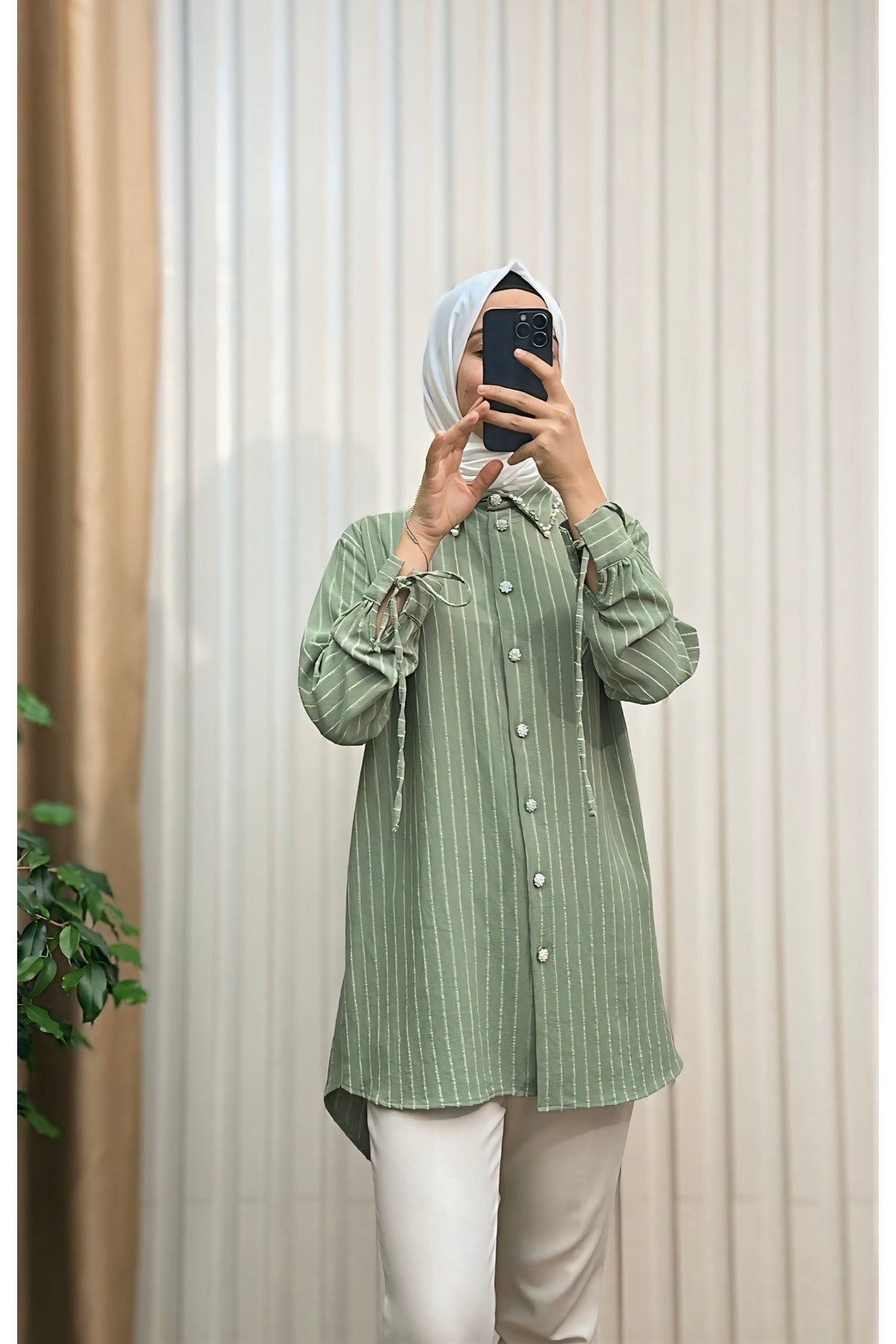 Kol Ucu Bağcıklı Yaka Taşlı Arkası Uzun Çizgili Tunik