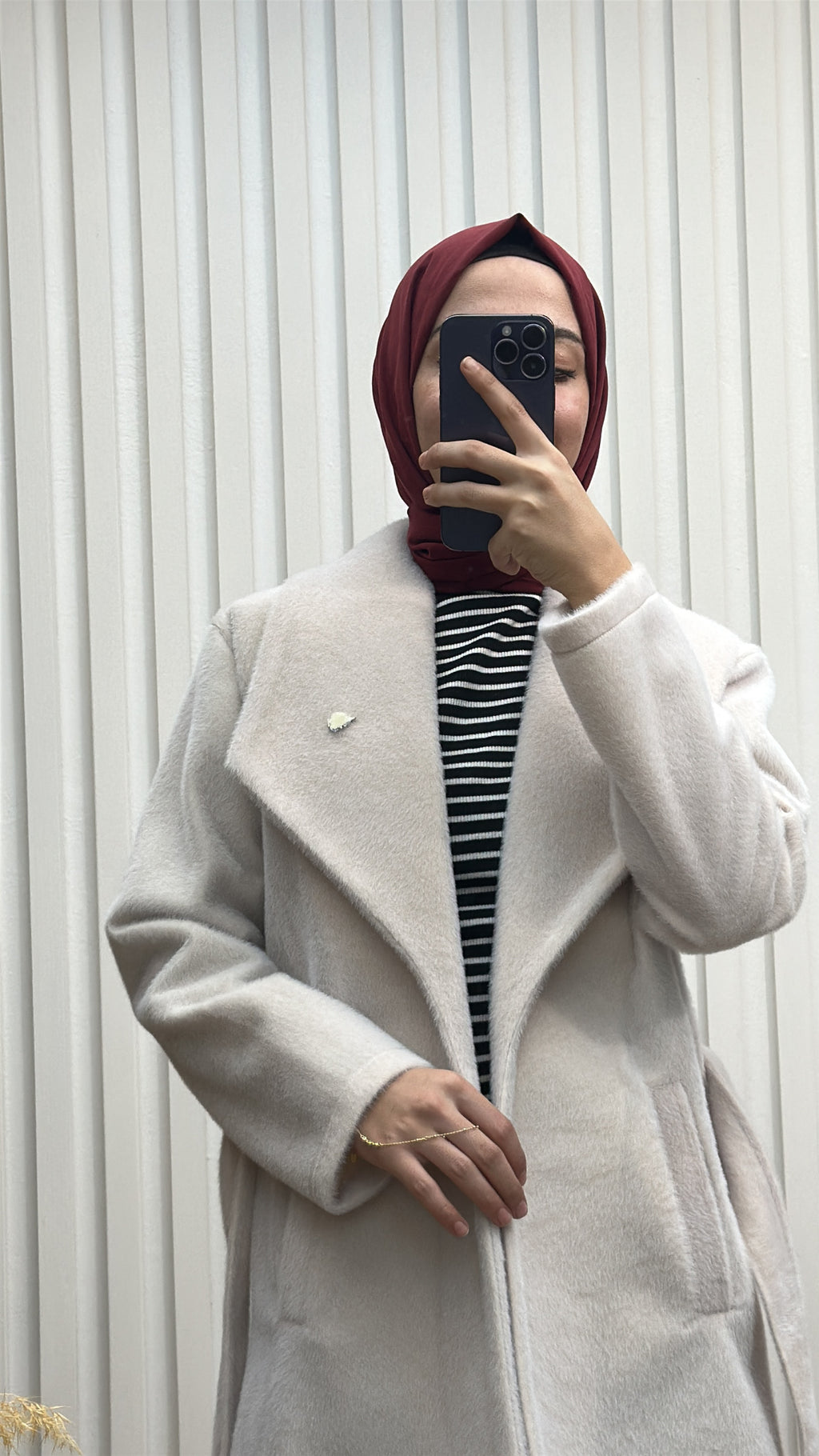 Broşlu Angora Kaban