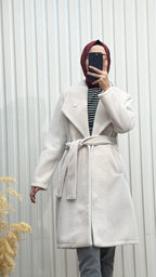 Broşlu Angora Kaban