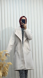 Broşlu Angora Kaban