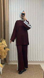 Yanlar Çizgili Yırtmaçlı Takım