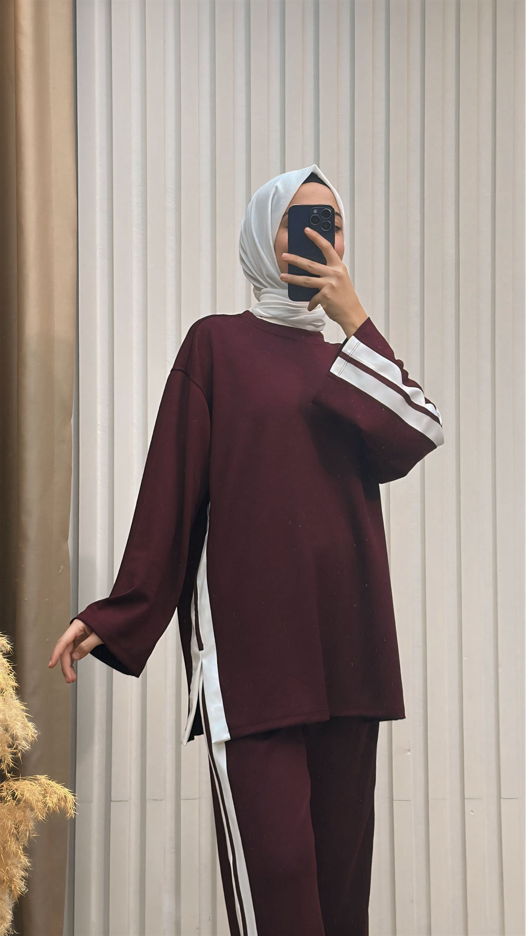 Yanlar Çizgili Yırtmaçlı Takım