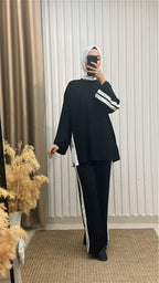 Yanlar Çizgili Yırtmaçlı Takım