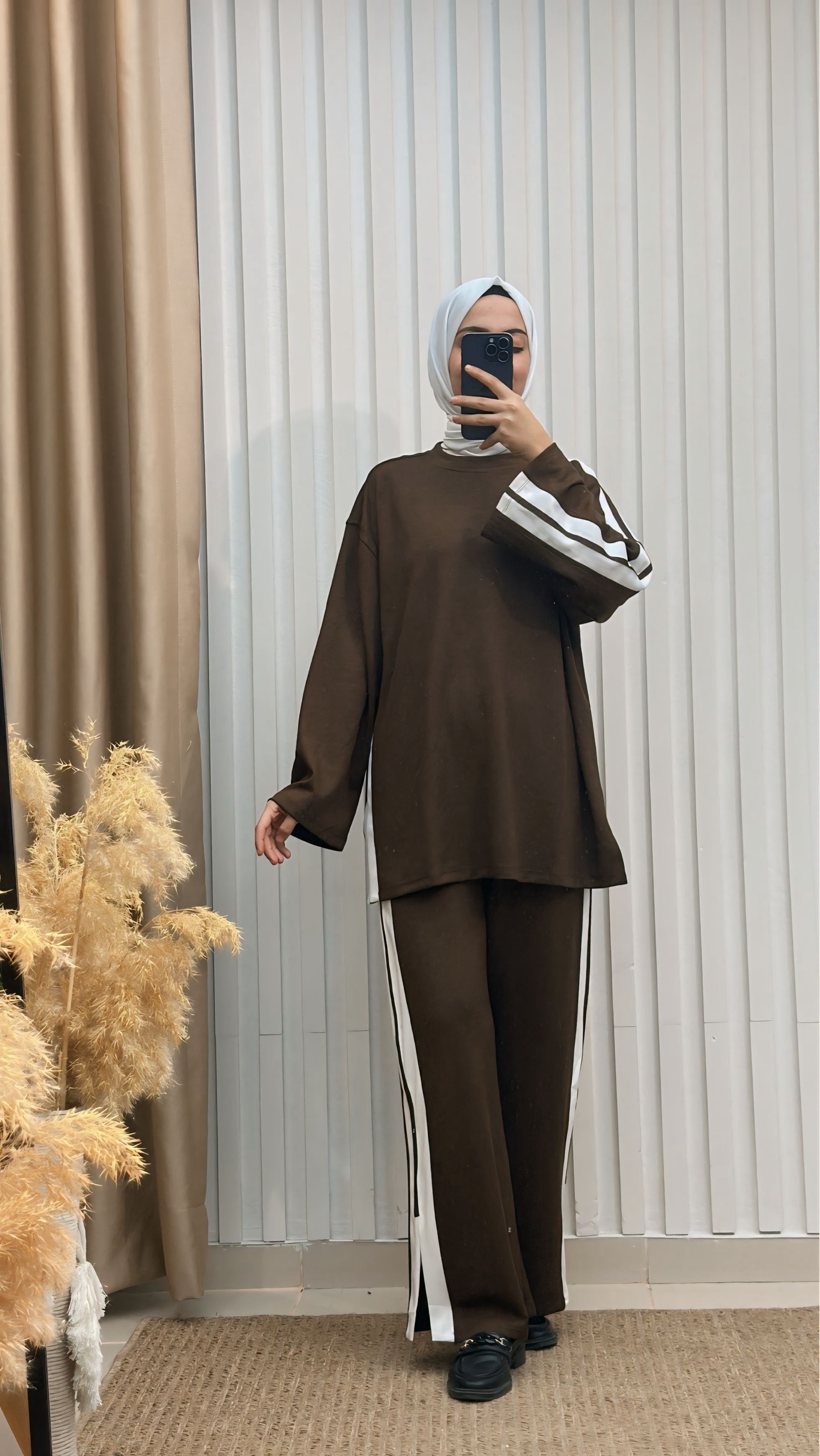 (Kopya) Yanlar Çizgili Yırtmaçlı Takım