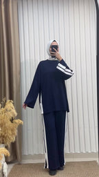 Yanlar Çizgili Yırtmaçlı Takım