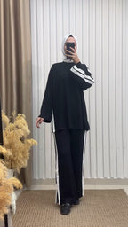 Yanlar Çizgili Yırtmaçlı Takım